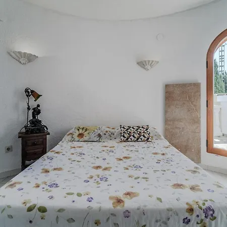 Casa vacanze Awesome In With Wifi Els Poblets